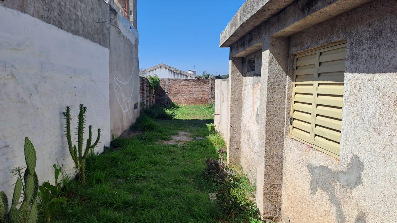 ALQUILO CASA BARRIO BELLA VISTA  2 DORMITORIOS -