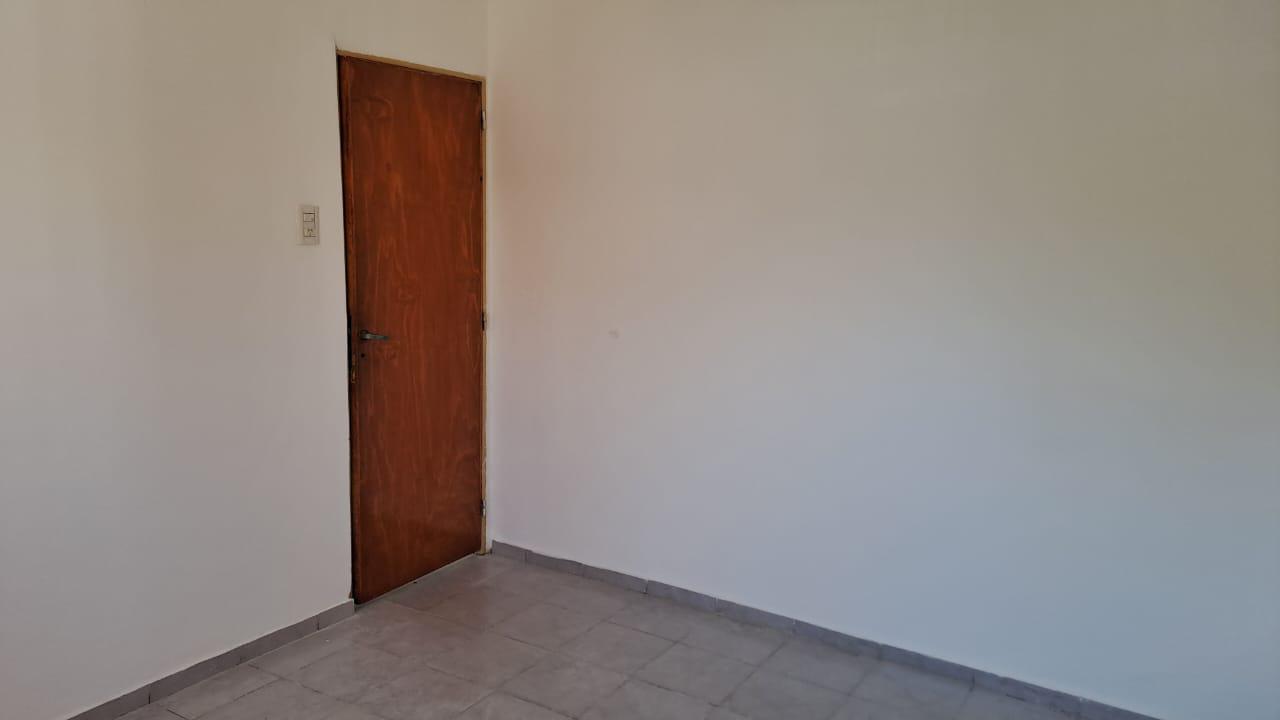 ALQUILO CASA BARRIO BELLA VISTA  2 DORMITORIOS -