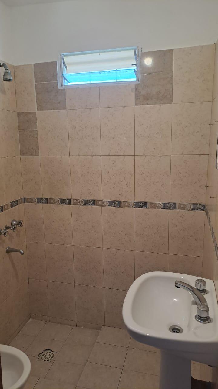 ALQUILO CASA BARRIO BELLA VISTA  2 DORMITORIOS -