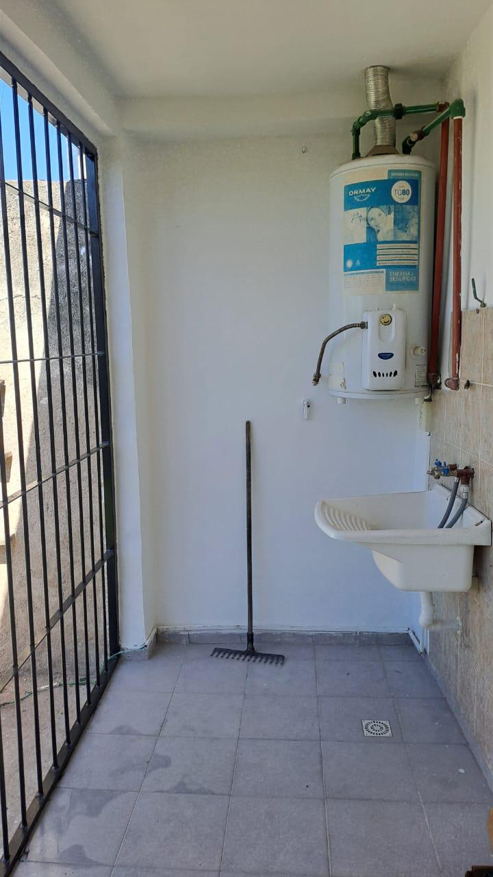 ALQUILO CASA BARRIO BELLA VISTA  2 DORMITORIOS -