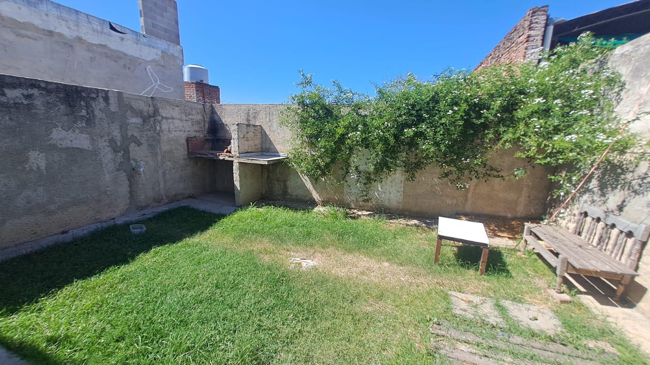 ALQUILO CASA BARRIO BELLA VISTA  2 DORMITORIOS -