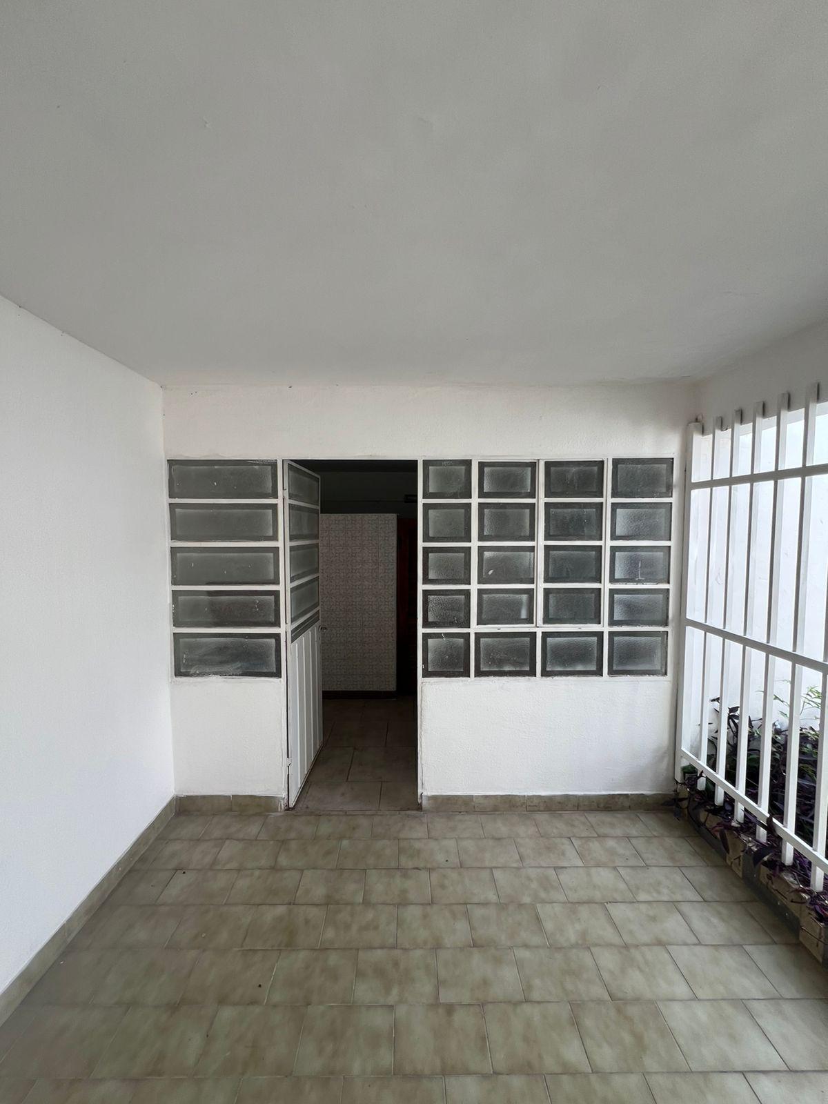 ALQUILO CASA BARRIO MAIPU -  TRES DORMIROIOS CON COCHERA