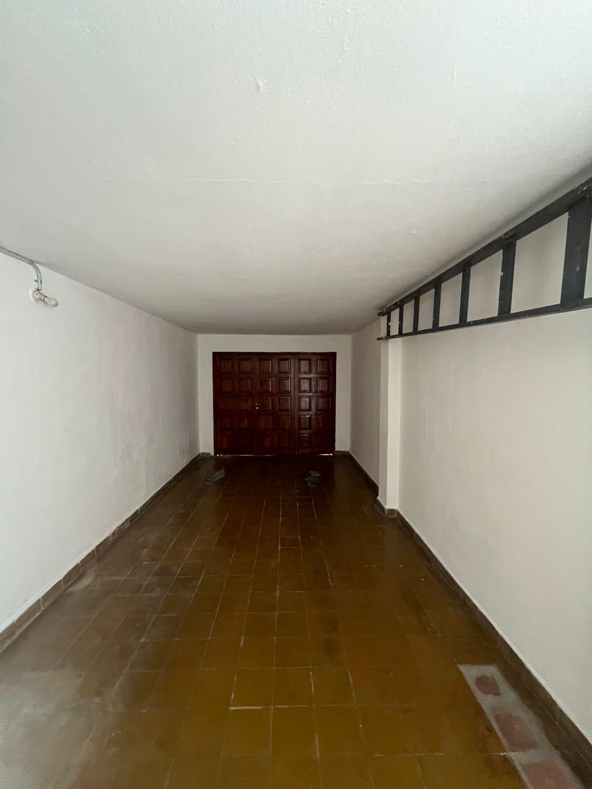 ALQUILO CASA BARRIO MAIPU -  TRES DORMIROIOS CON COCHERA