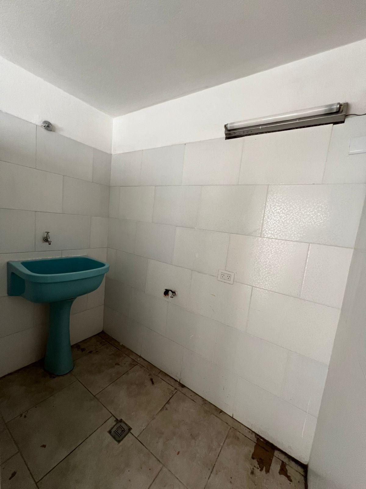 ALQUILO CASA BARRIO MAIPU -  TRES DORMIROIOS CON COCHERA