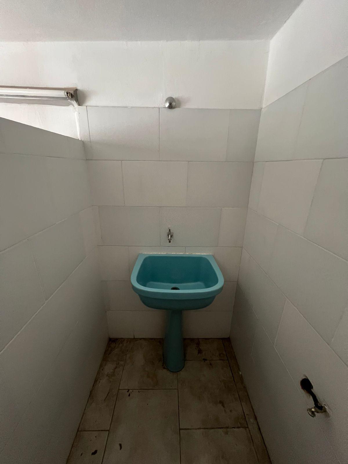 ALQUILO CASA BARRIO MAIPU -  TRES DORMIROIOS CON COCHERA