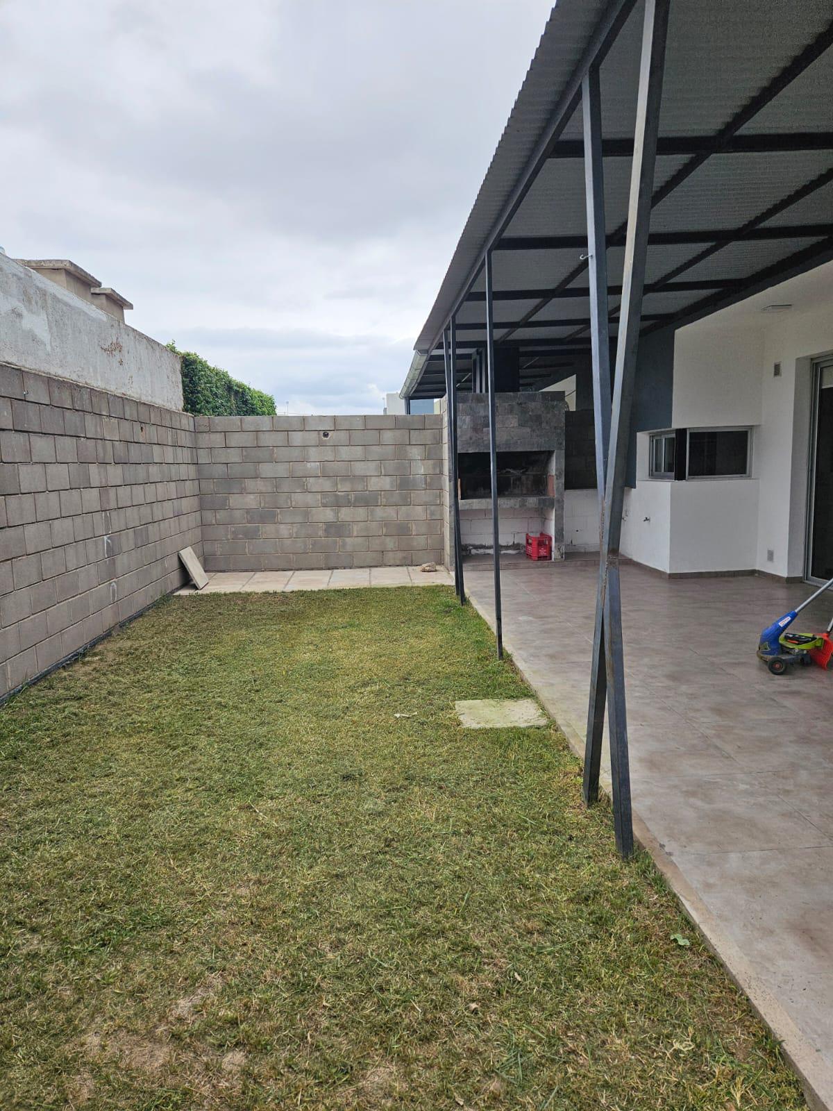 Dúplex en Alquiler en Barrio cerrado San Ignacio Village de Manantiales. Excelente ubicación.
