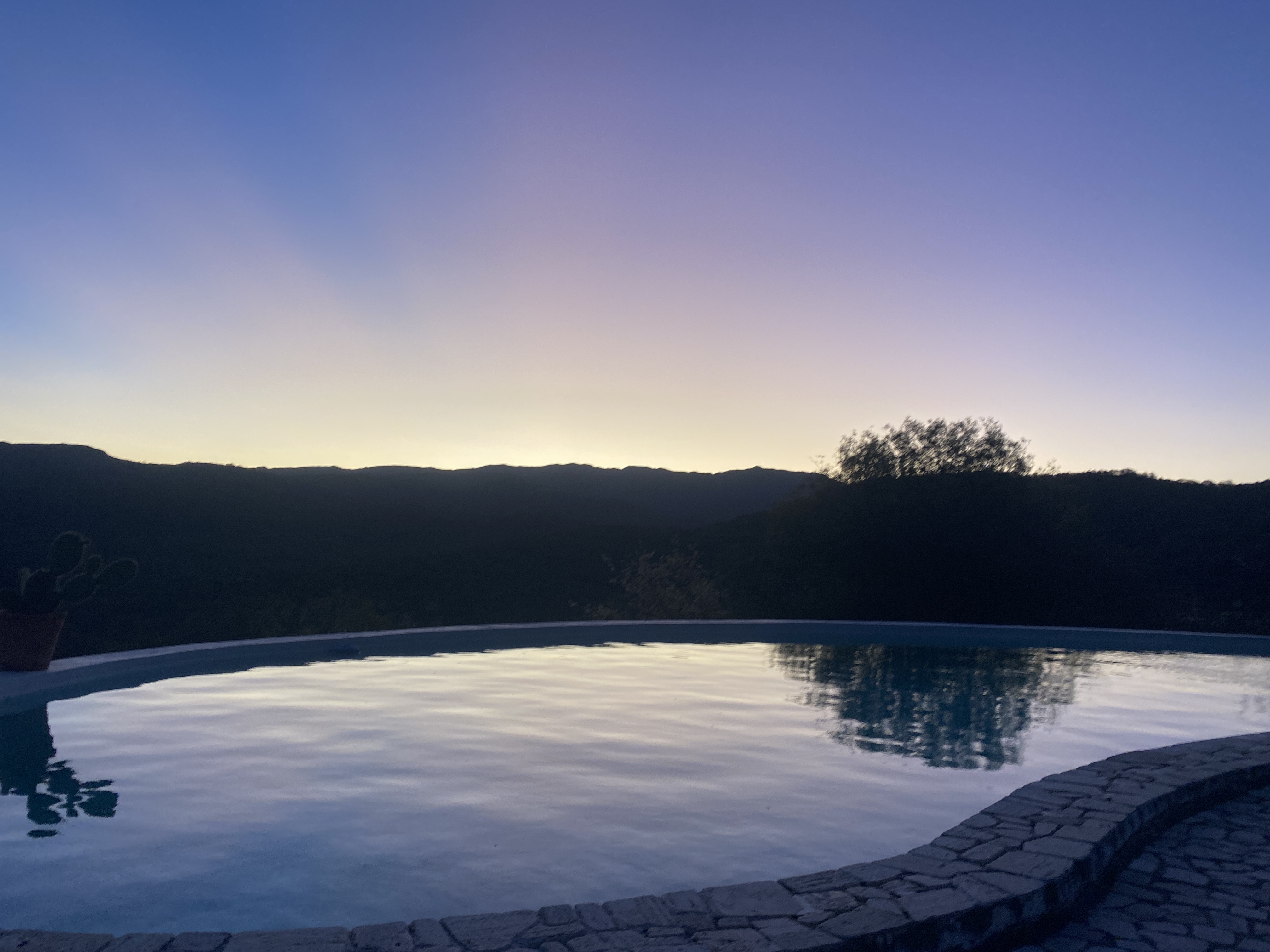 Casa - Alquiler Temporal - 10 personas - Unquillo - Barrio Cerrado