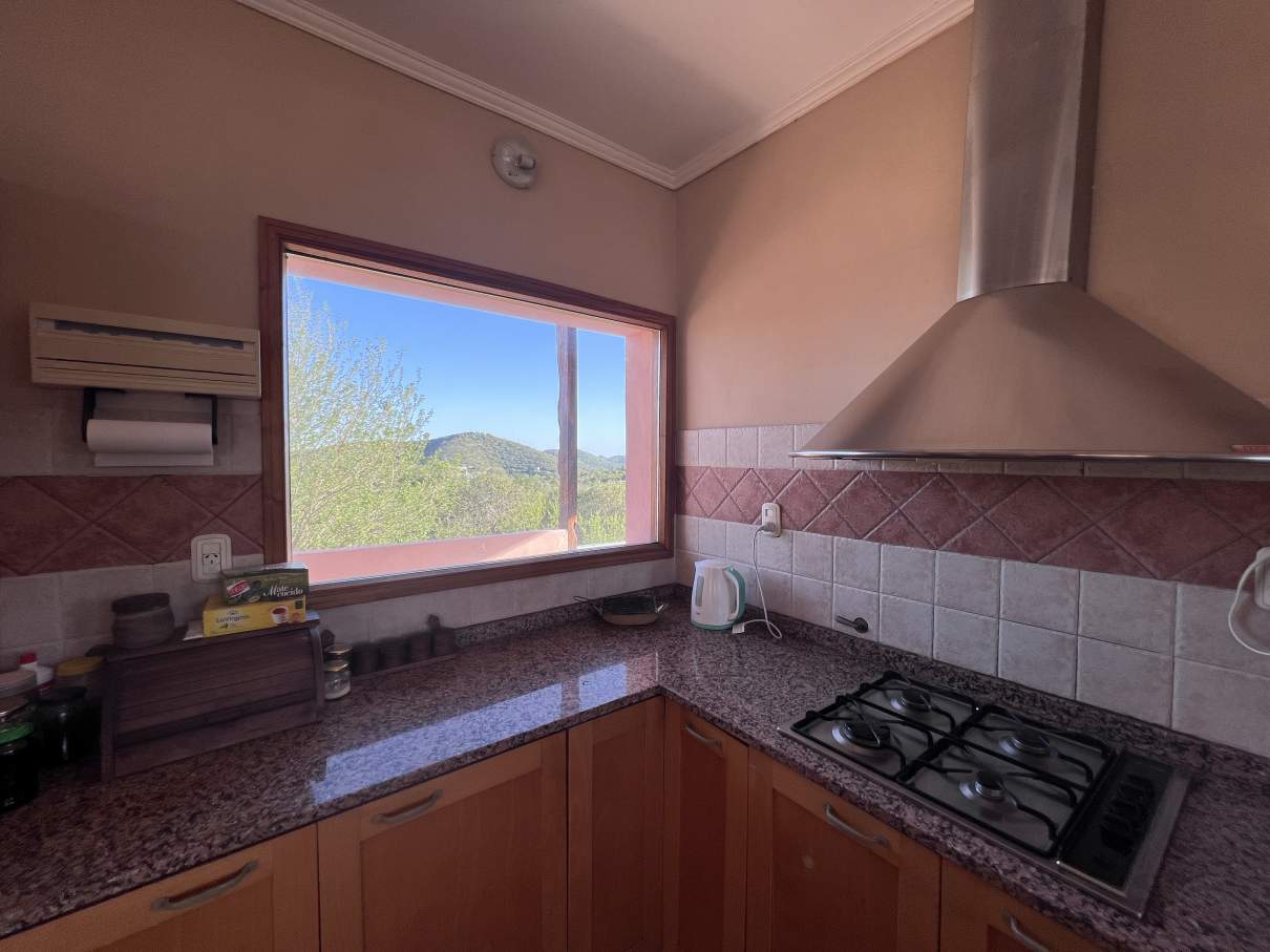 Casa - Alquiler Temporal - 10 personas - Unquillo - Barrio Cerrado