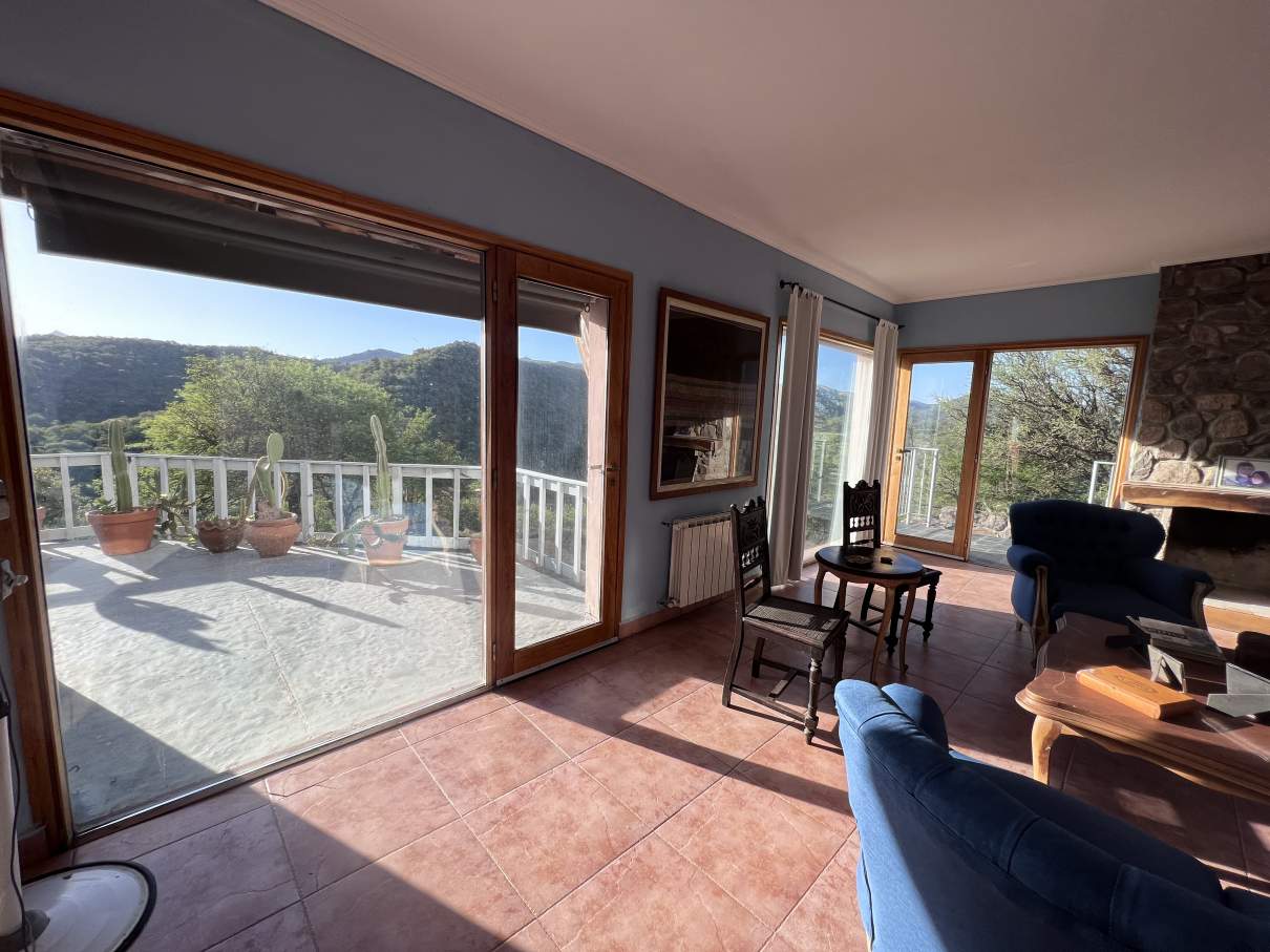 Casa - Alquiler Temporal - 10 personas - Unquillo - Barrio Cerrado