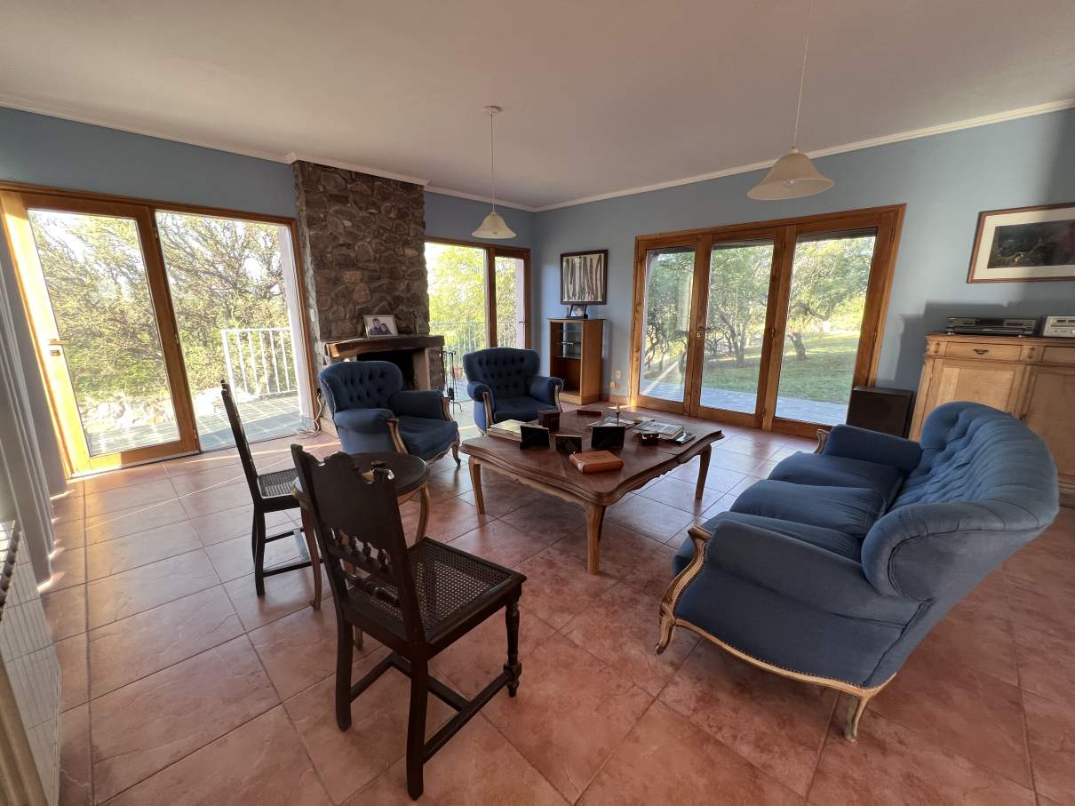 Casa - Alquiler Temporal - 10 personas - Unquillo - Barrio Cerrado