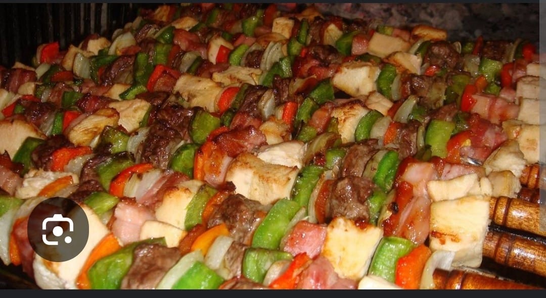 Casa - Alquiler Temporal - 10 personas - Unquillo - Barrio Cerrado