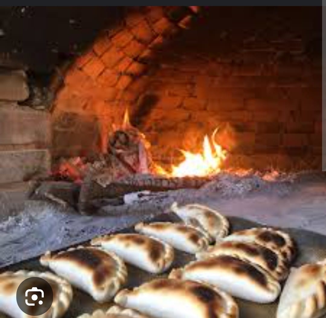 Casa - Alquiler Temporal - 10 personas - Unquillo - Barrio Cerrado