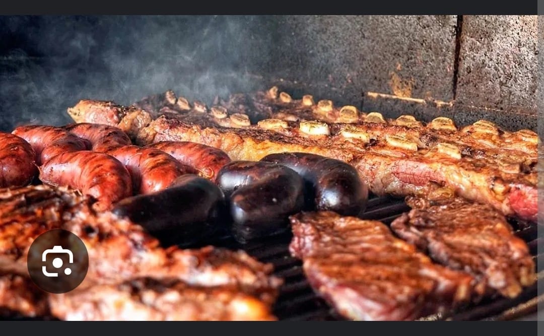 Casa - Alquiler Temporal - 10 personas - Unquillo - Barrio Cerrado
