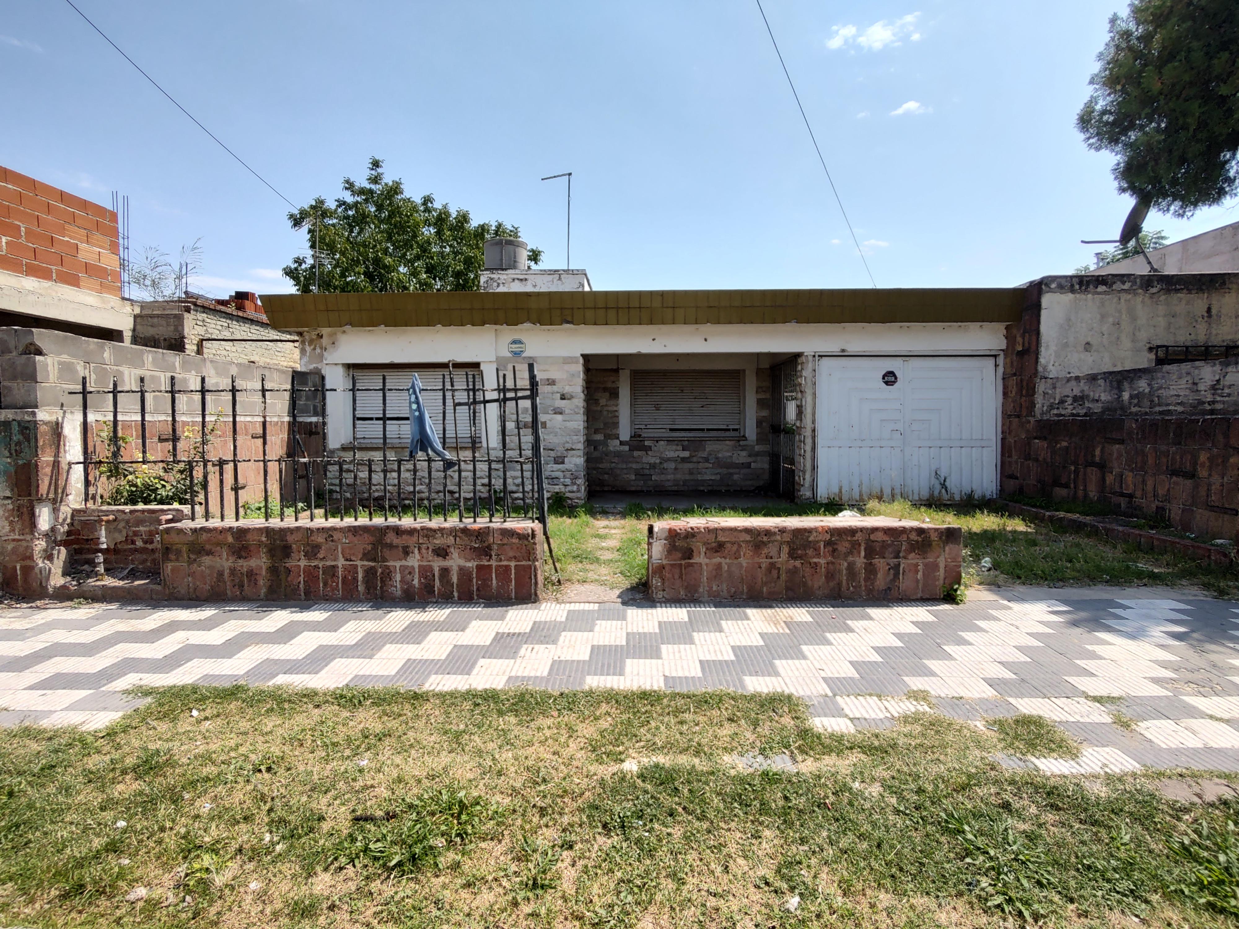 VENTA CASA 3 DOR  2 DEPTOS (1 Y 2 DORM) 2 LOTES (200 Y 400m2)- A METROS DE ÓHIGGINS Y VOLKWAGEN  - VILLA SAN CARLOS