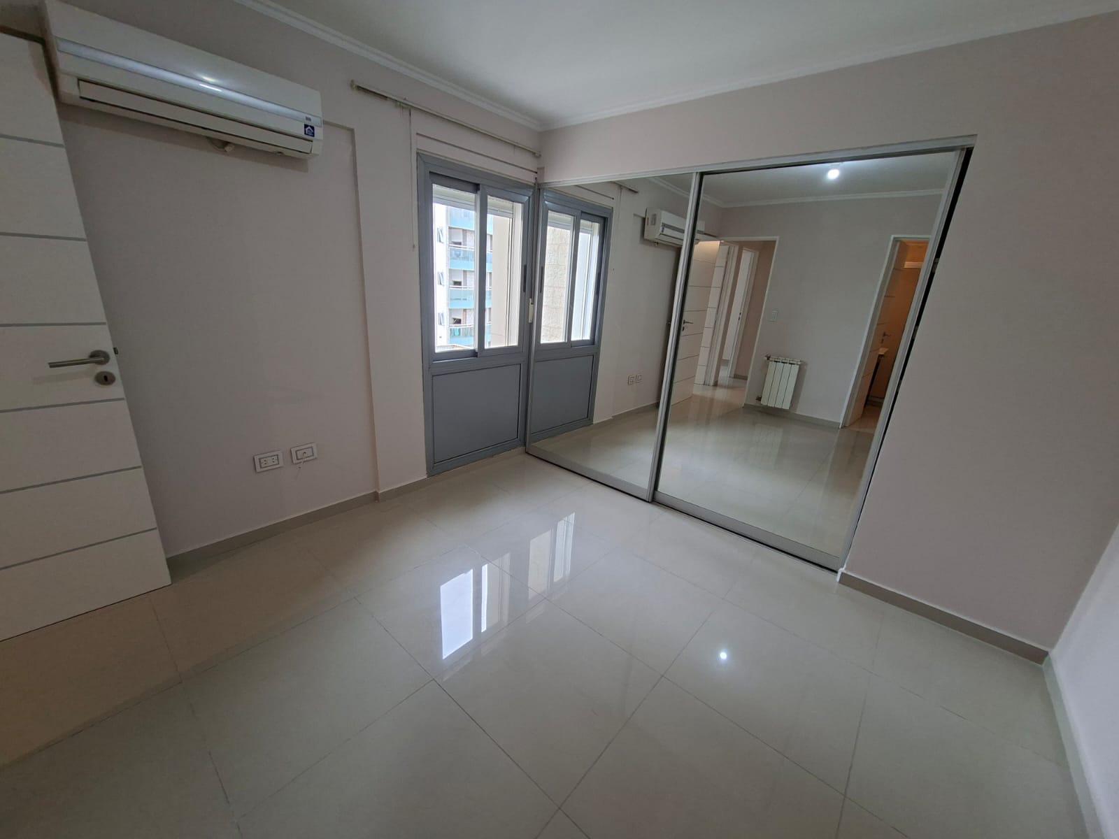 ALTOS  VILLASOL - VENTA DEPTO 3 DORM C COCHERA