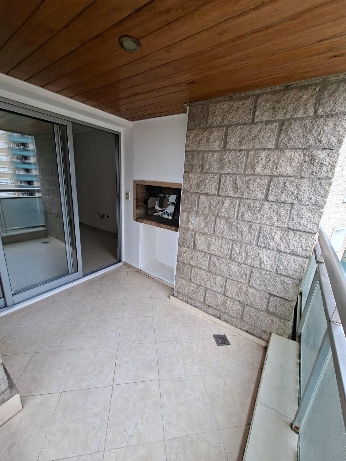 ALTOS  VILLASOL - VENTA DEPTO 3 DORM C COCHERA