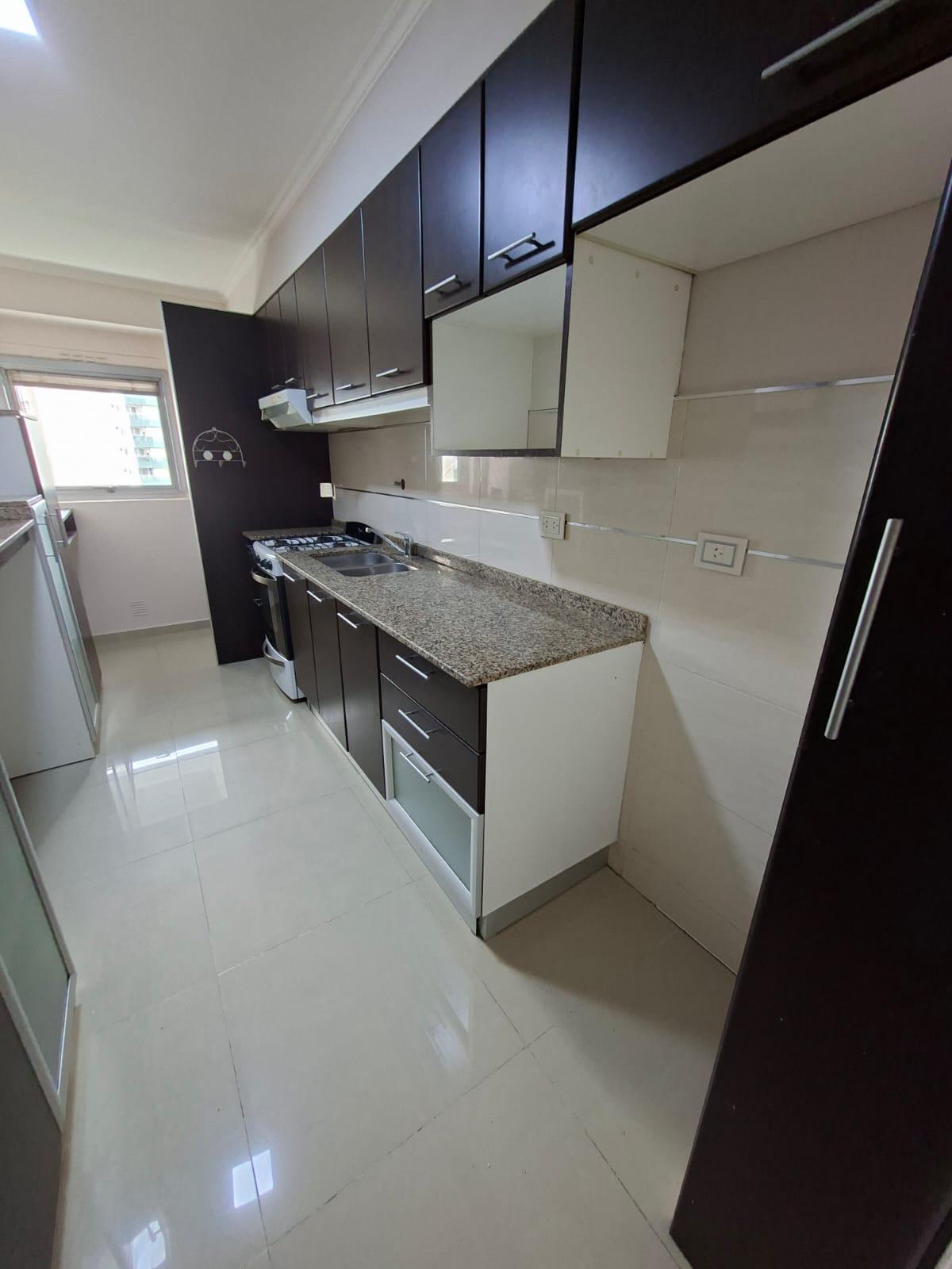 ALTOS  VILLASOL - VENTA DEPTO 3 DORM C COCHERA