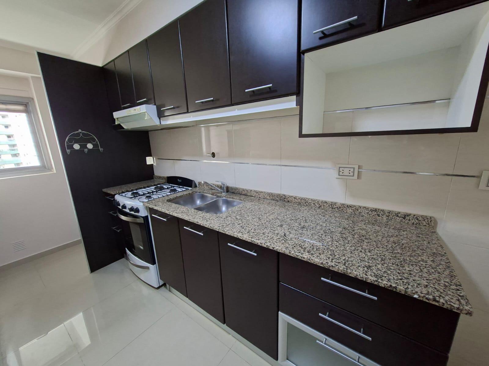 ALTOS  VILLASOL - VENTA DEPTO 3 DORM C COCHERA