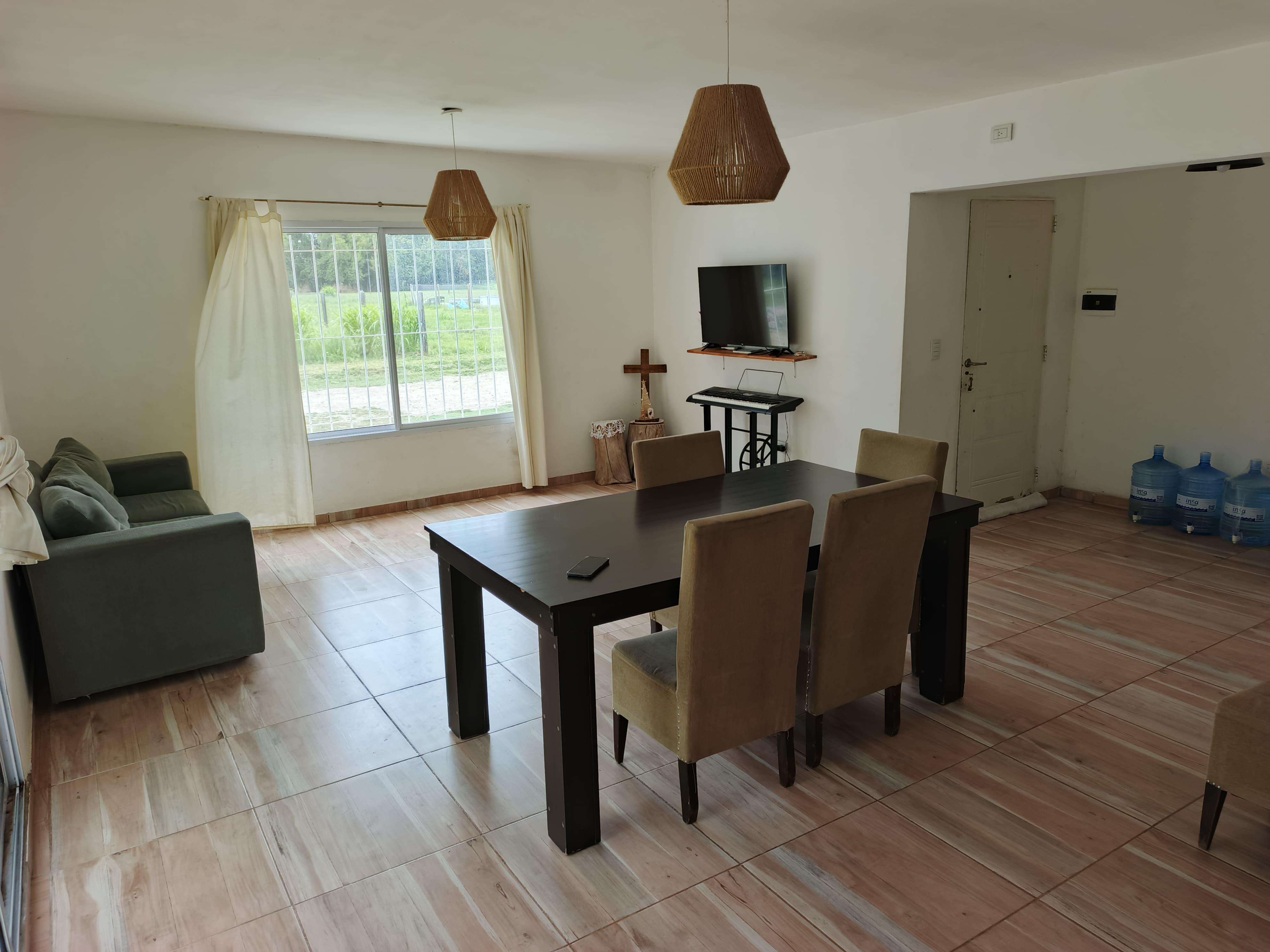 Casa en Villa Esquiu. Excelente Oportunidad.