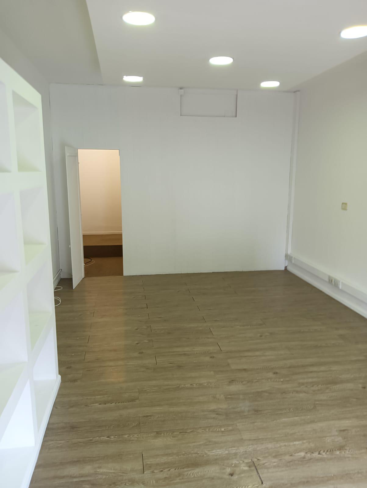 b Urca, Local en alquiler sobre Av. principal