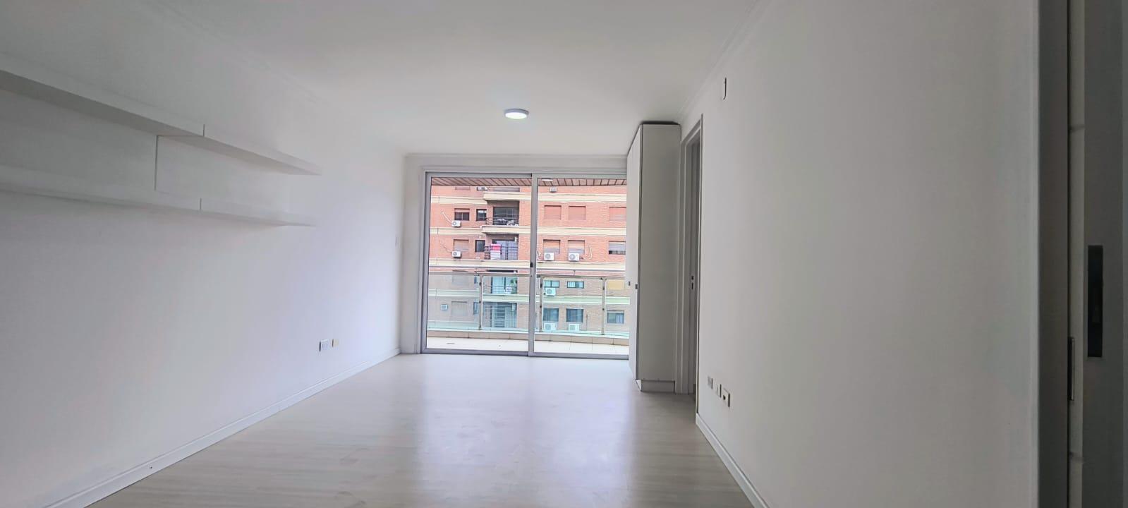 NUEVA CORDOBA: AMPLIO DEPTO DE 2 DORMITORIOS FRENTE AL PATIO OLMOS CON UNA EXCELENTE VISTA