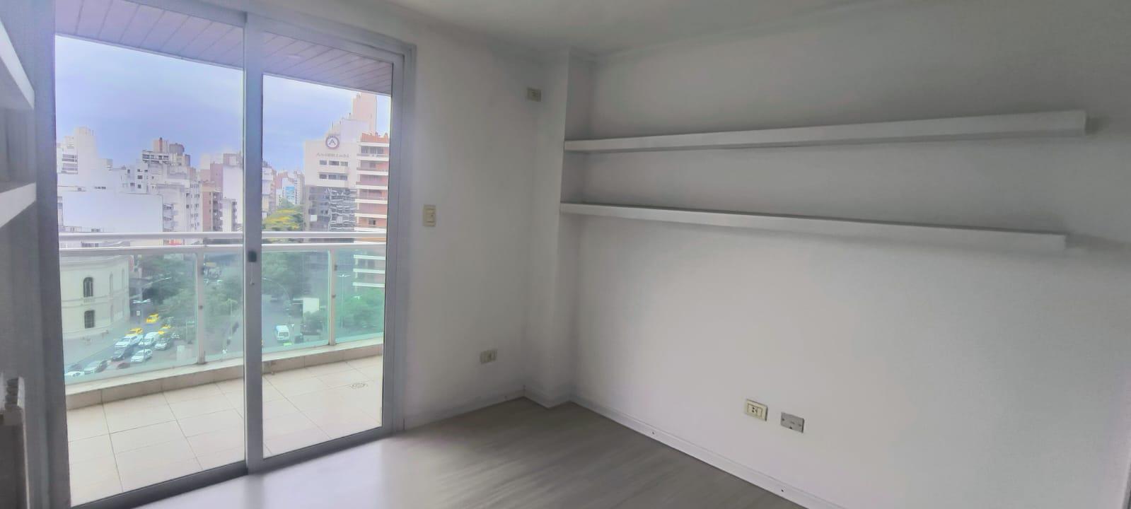 NUEVA CORDOBA: AMPLIO DEPTO DE 2 DORMITORIOS FRENTE AL PATIO OLMOS CON UNA EXCELENTE VISTA