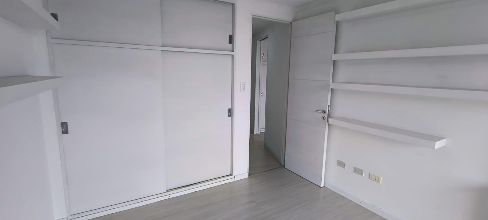 NUEVA CORDOBA: AMPLIO DEPTO DE 2 DORMITORIOS FRENTE AL PATIO OLMOS CON UNA EXCELENTE VISTA