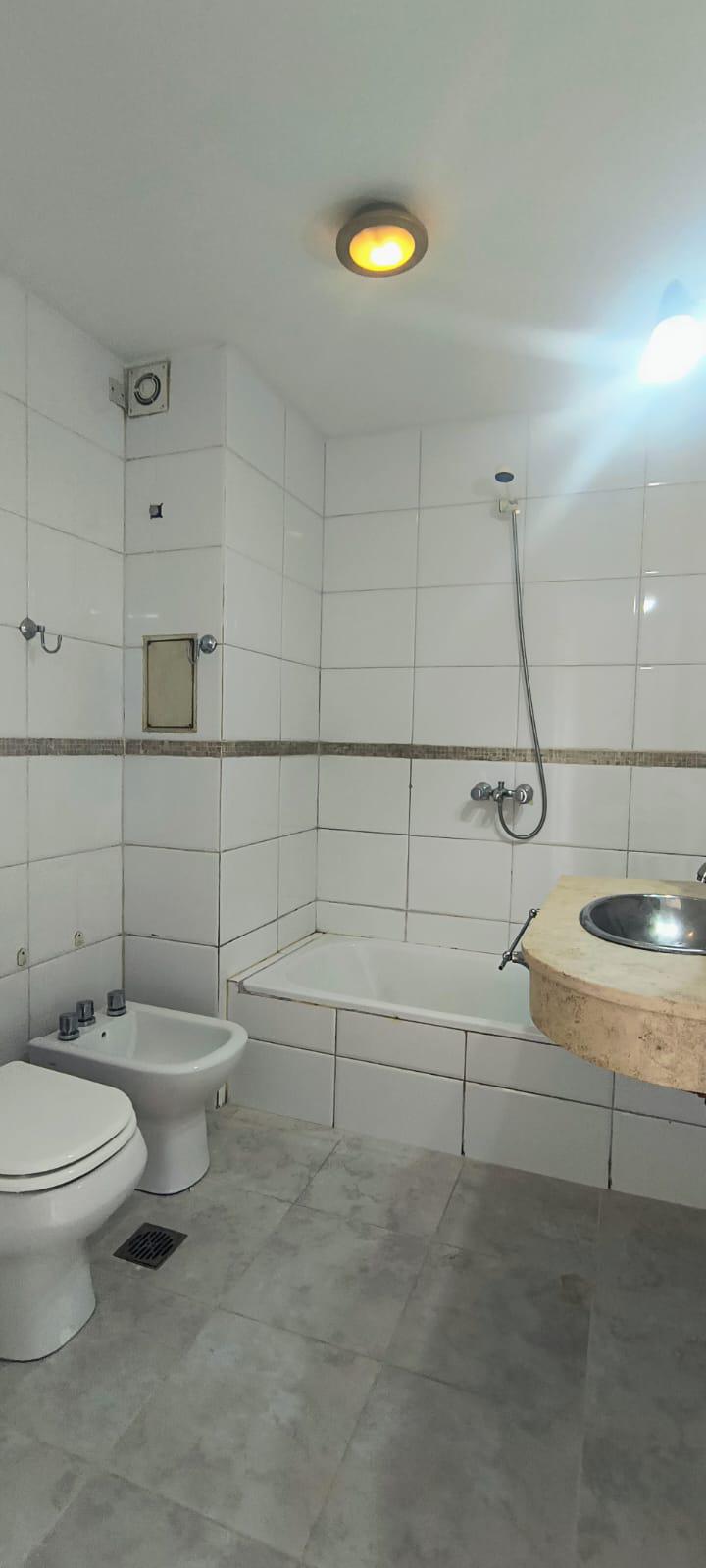 NUEVA CORDOBA: AMPLIO DEPTO DE 2 DORMITORIOS FRENTE AL PATIO OLMOS CON UNA EXCELENTE VISTA