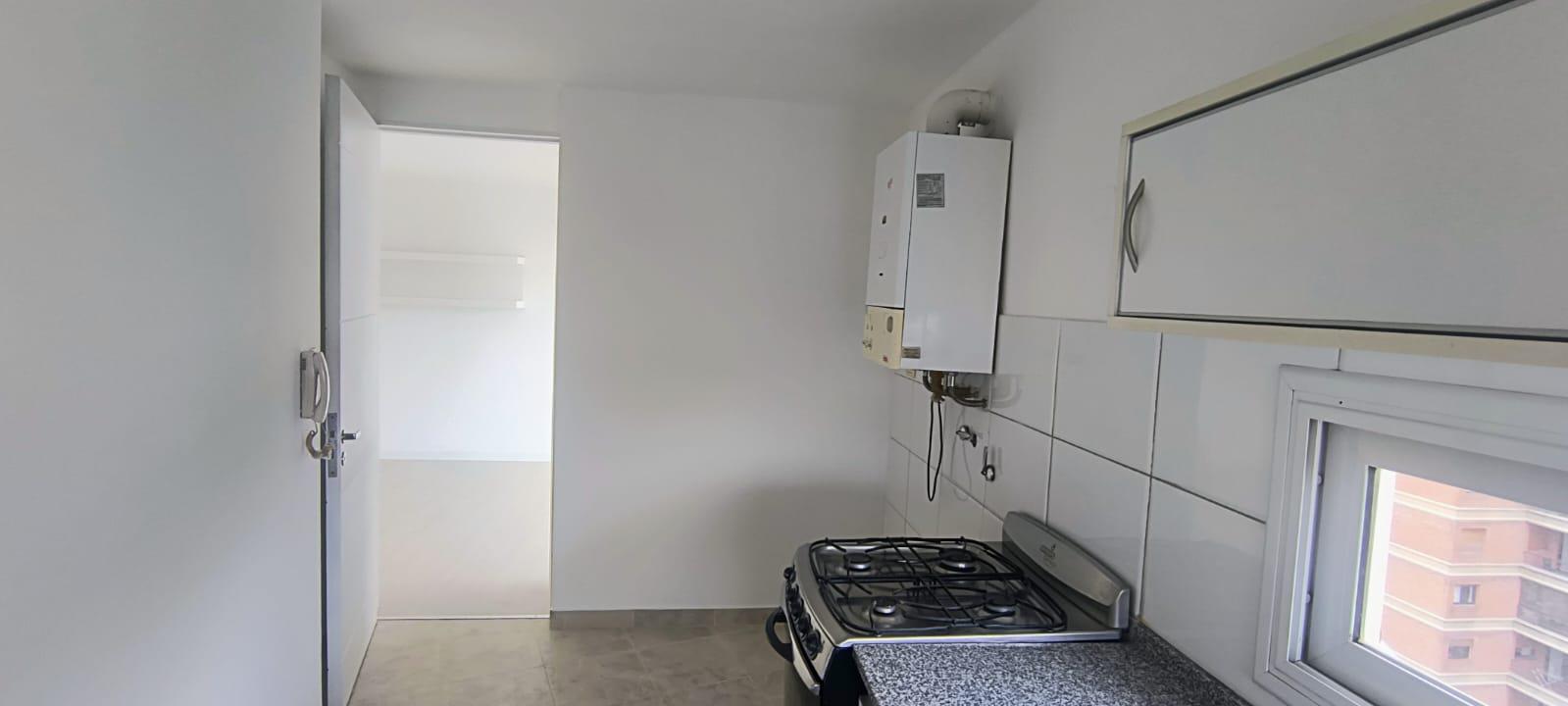 NUEVA CORDOBA: AMPLIO DEPTO DE 2 DORMITORIOS FRENTE AL PATIO OLMOS CON UNA EXCELENTE VISTA