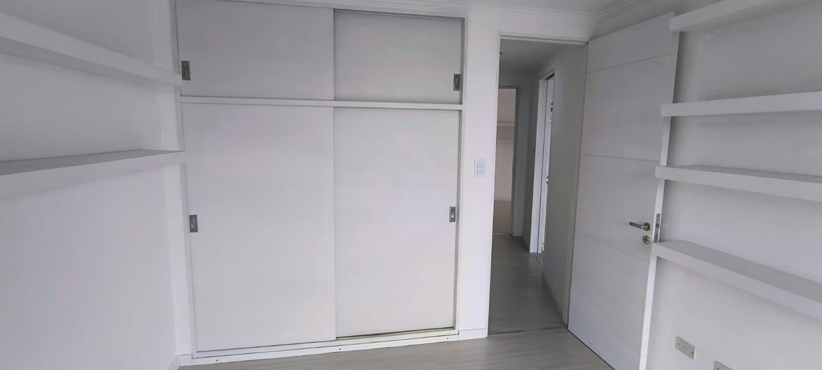 NUEVA CORDOBA: AMPLIO DEPTO DE 2 DORMITORIOS FRENTE AL PATIO OLMOS CON UNA EXCELENTE VISTA