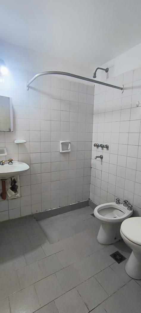 CENTRO: SAN JOSE DE CALASANZ CASI ESQUINA BV. SAN JUAN- DEPTO DE UN DOR AMPLIO