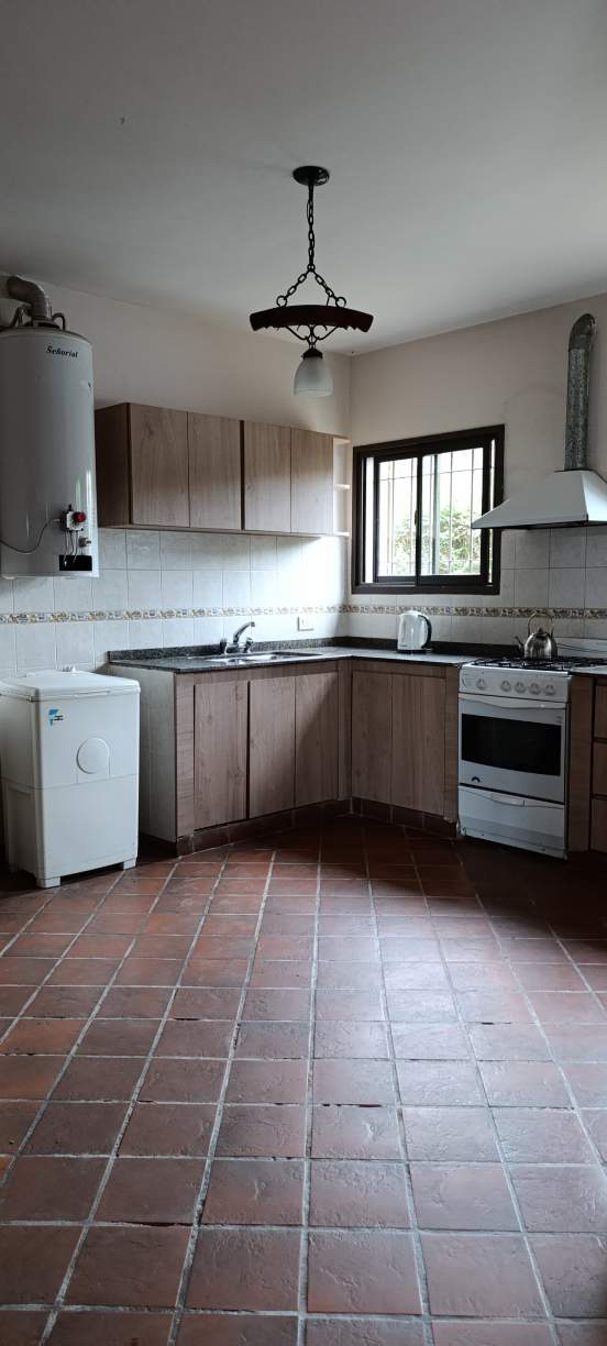 Alquiler Permanente con Vista Panorámica al Lago