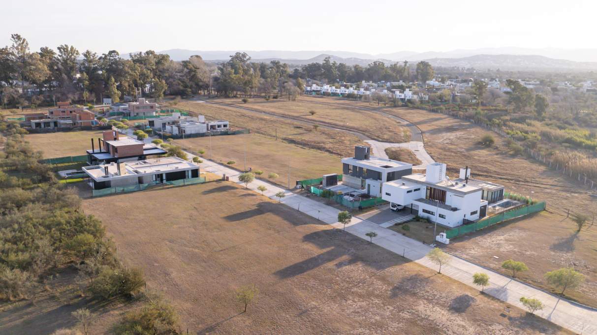 TU LOTE EN VALLE ESCONDIDO - VIVI PIANA - 830 MT2 - ESCRITURA