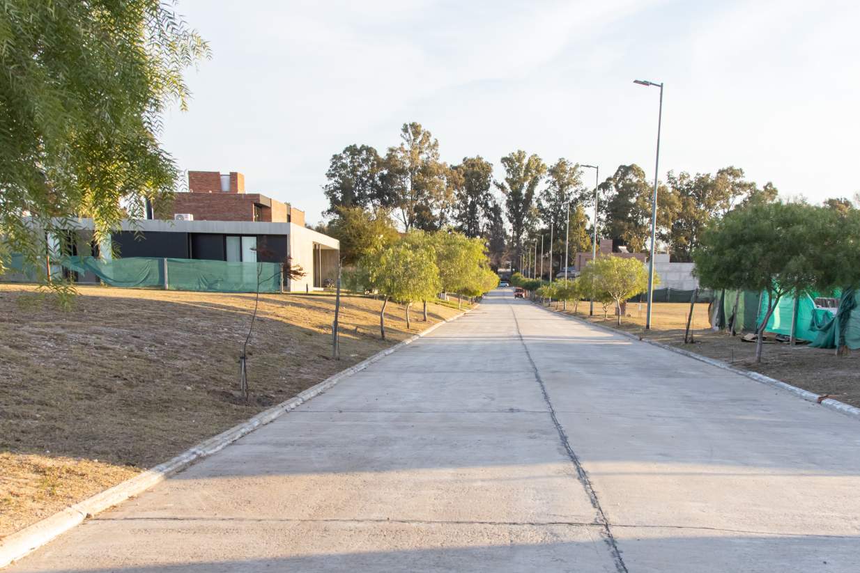 TU LOTE EN VALLE ESCONDIDO - VIVI PIANA - 830 MT2 - ESCRITURA