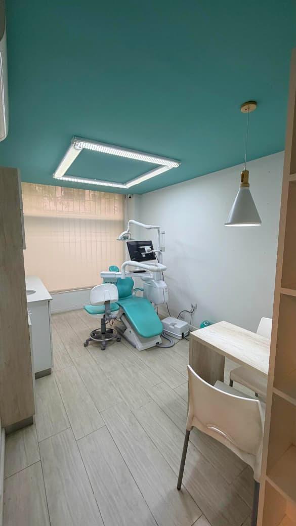 Alquilo local con 3 consultorios Odontologicos totalmente equipado