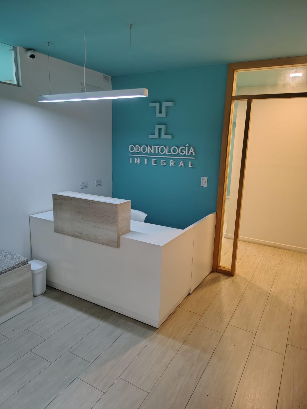 Alquilo local con 3 consultorios Odontologicos totalmente equipado