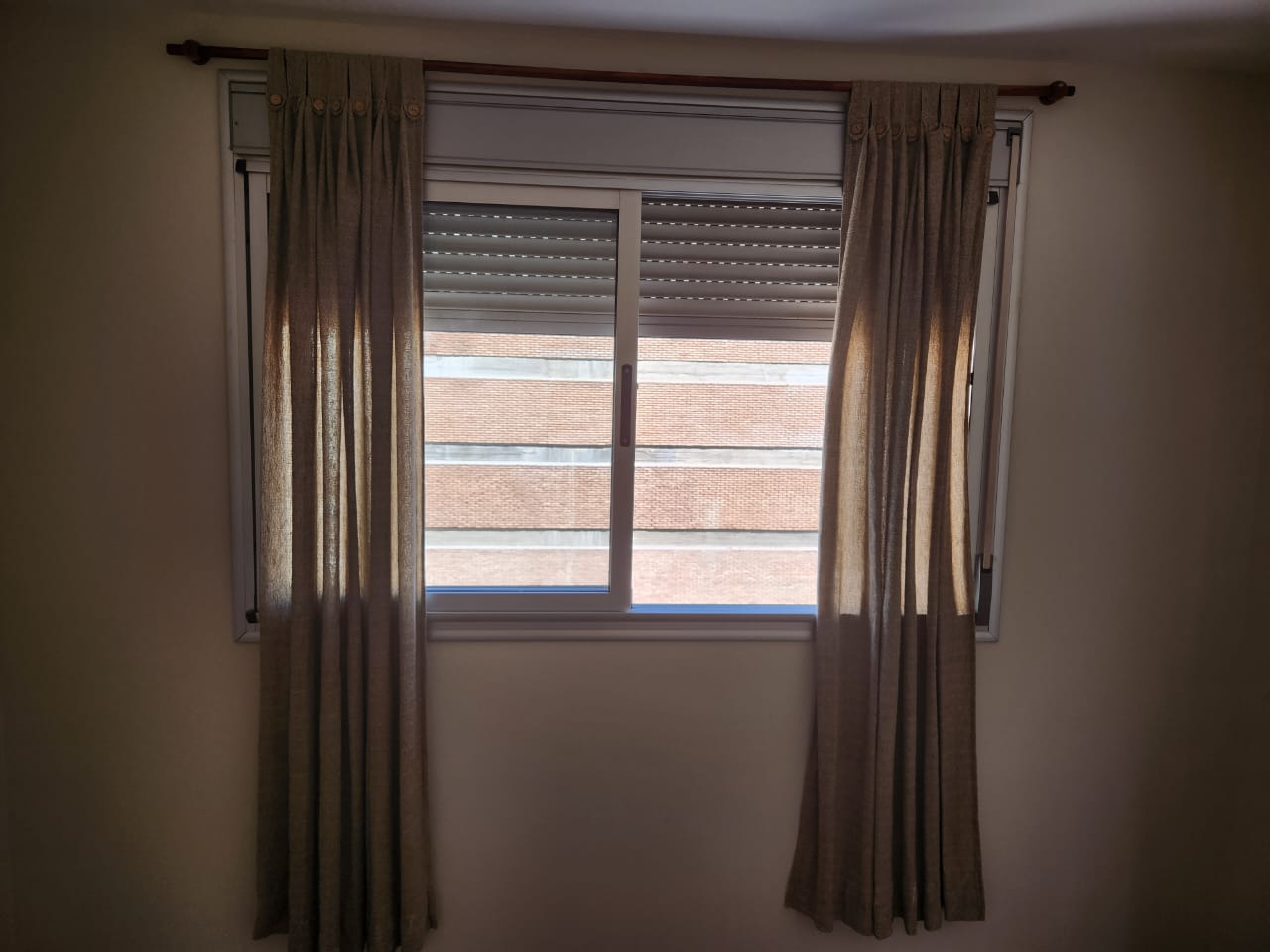 EXTERNO amplio 2 baños Piso Alto a metros Buen Pastor