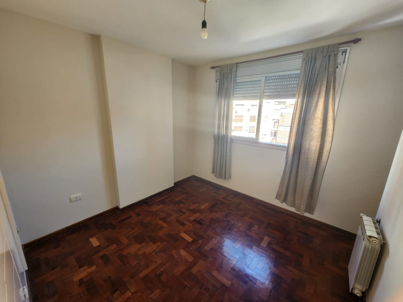 EXTERNO amplio 2 baños Piso Alto a metros Buen Pastor