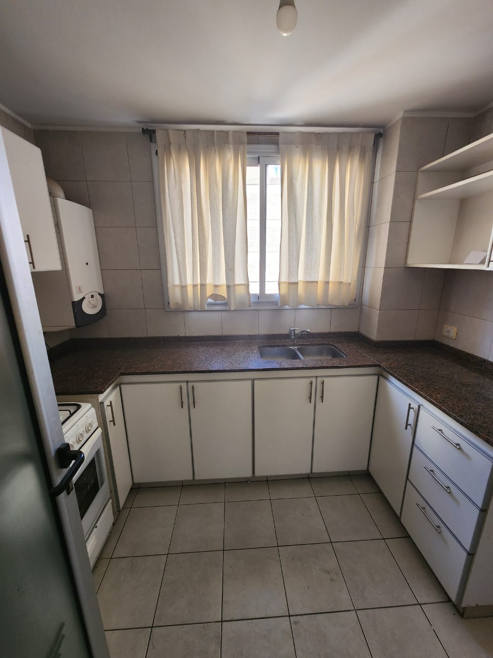 EXTERNO amplio 2 baños Piso Alto a metros Buen Pastor