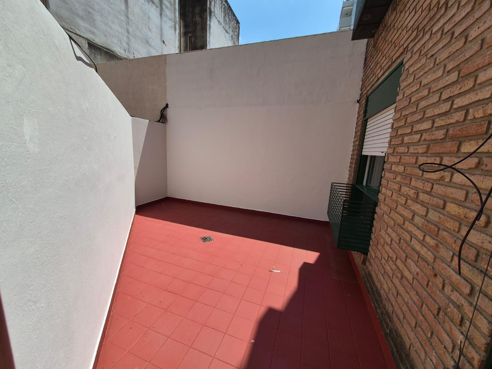 Departamento 2 Dor. con 2 Patios. En la mejor zona de Barrio General Paz