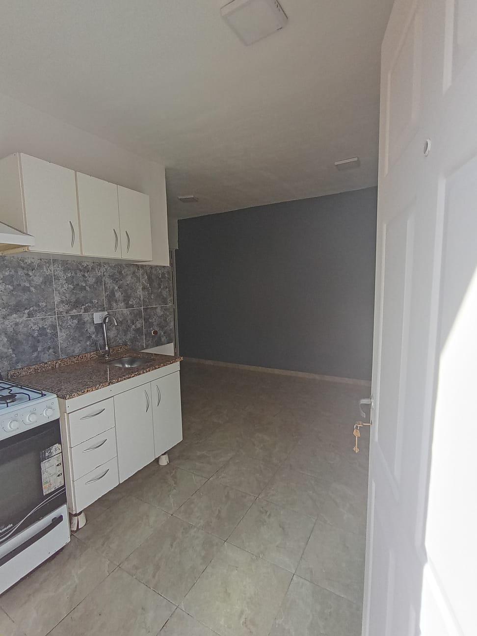 Alquiler casa dos dorm. cochera ZONA SUR