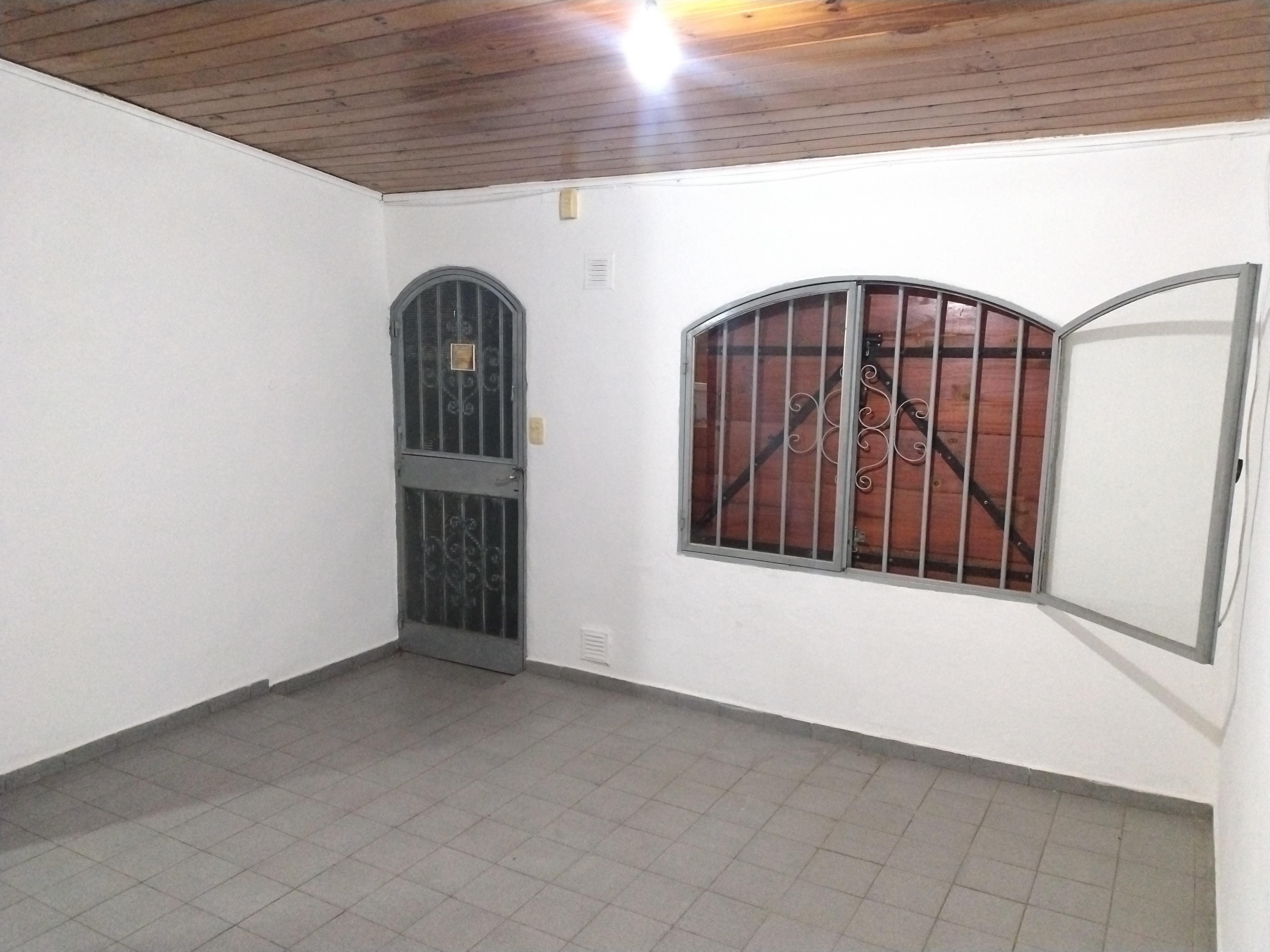 departamento en alquiler, dos dormitorios en barrio comandante espora