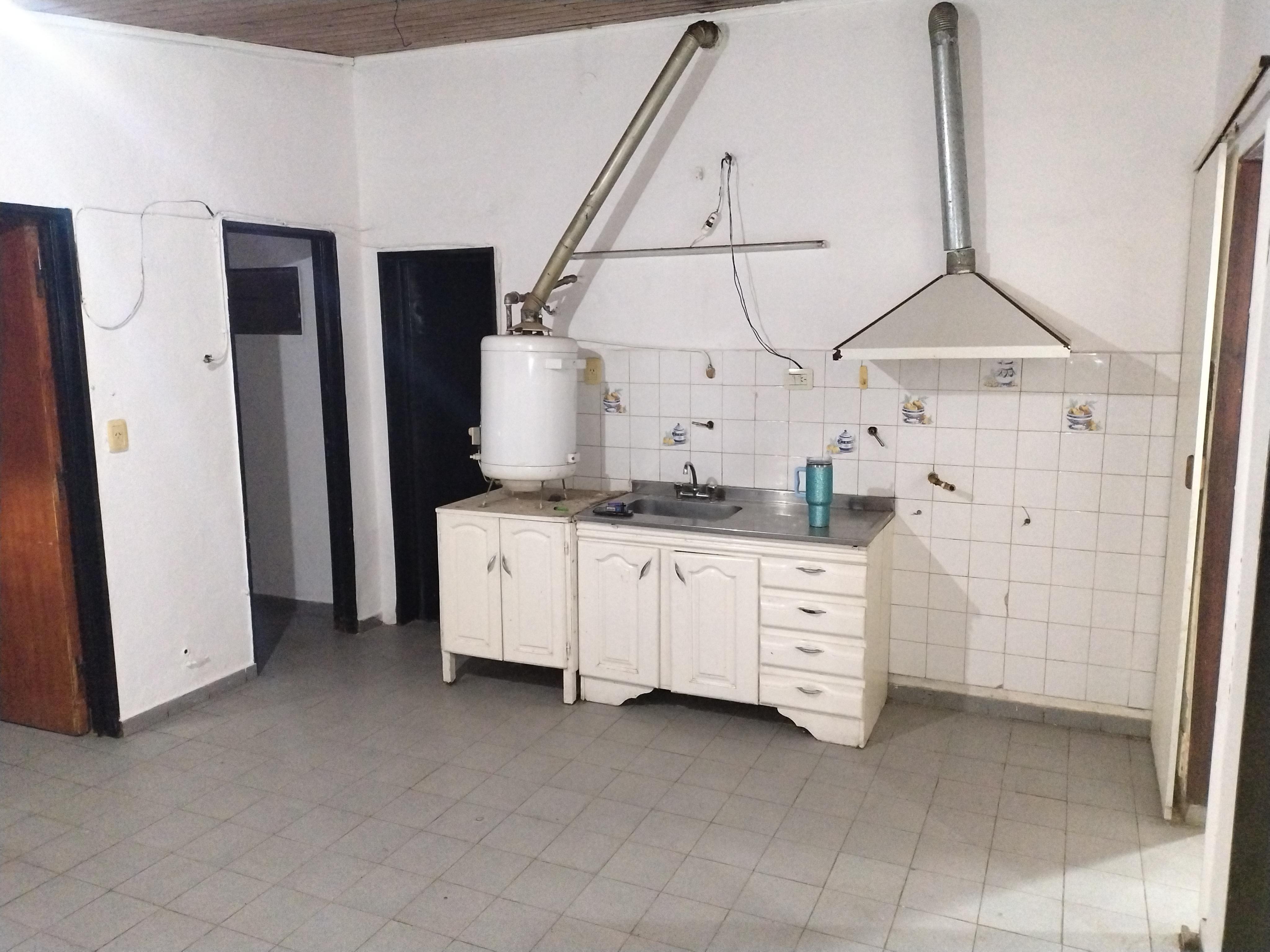 departamento en alquiler, dos dormitorios en barrio comandante espora