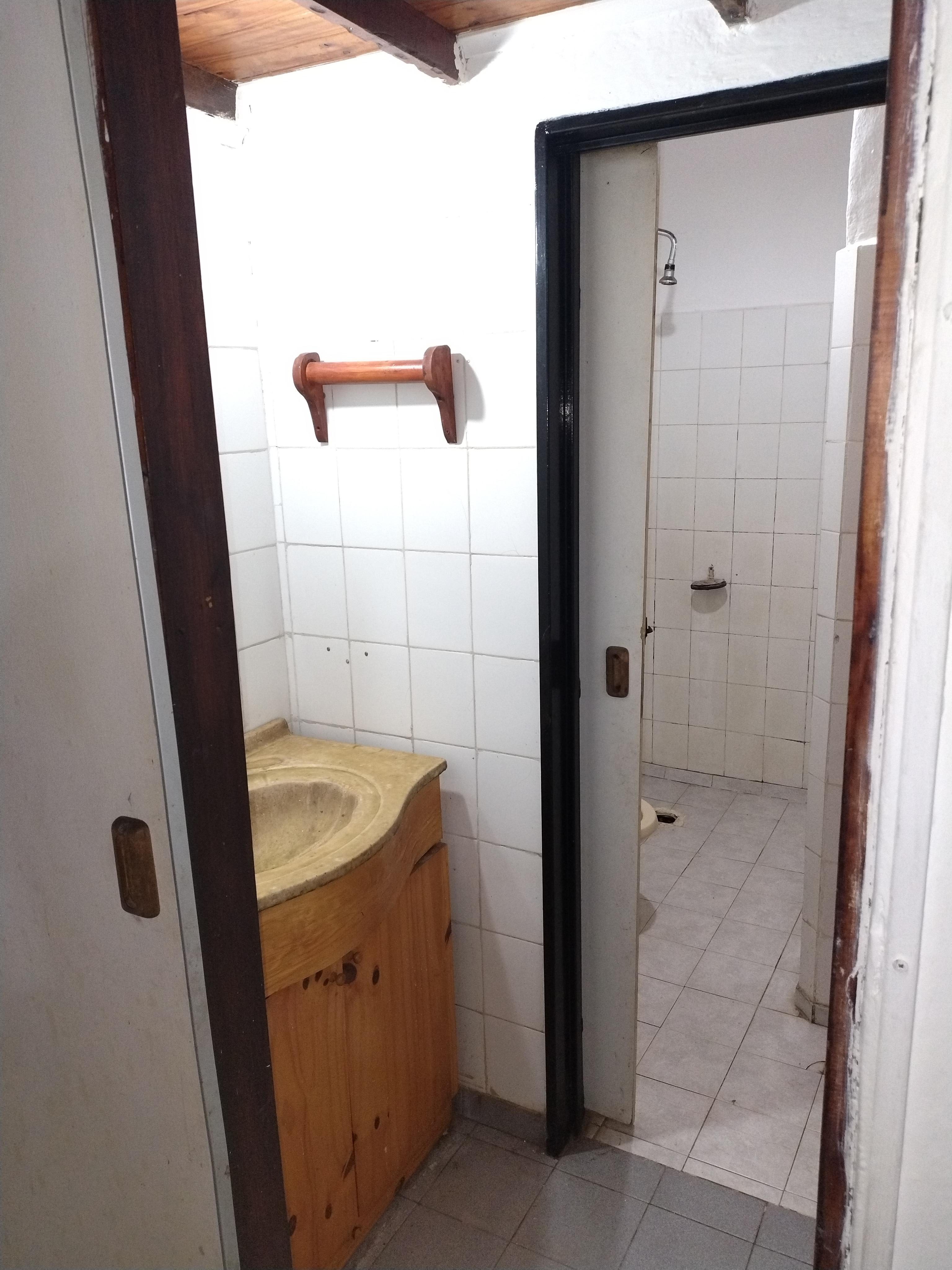 departamento en alquiler, dos dormitorios en barrio comandante espora