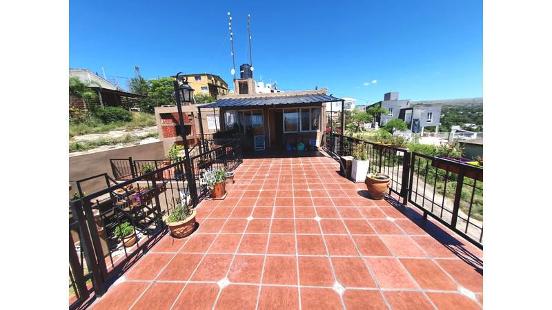 CASA  DEPTO EN VENTA , TANTI.