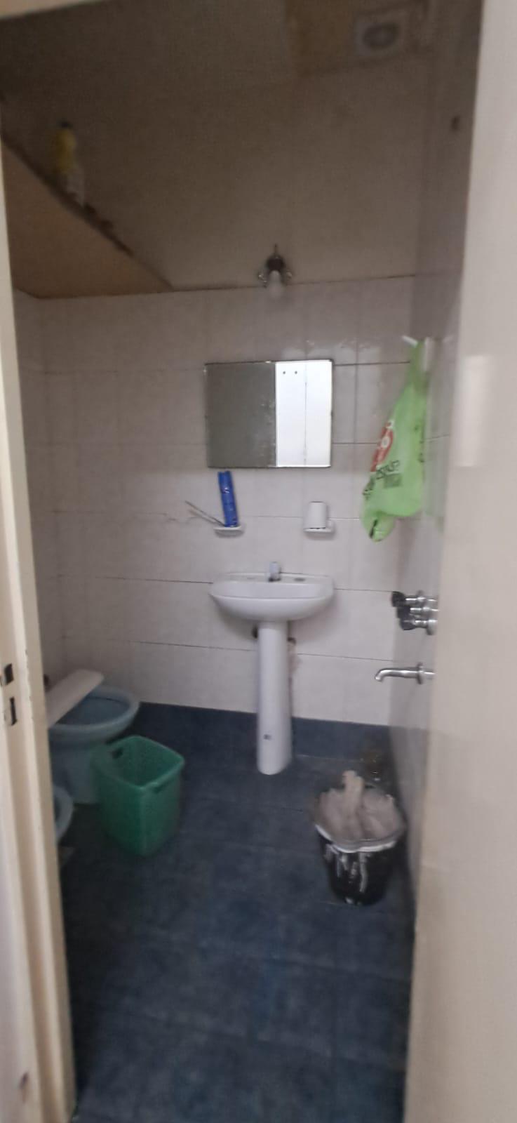 CENTRO: GENERAL ARTIGAS 370 CASI ESQUINA SAN JUAN LOCAL COEMRCIAL DE 70 M2