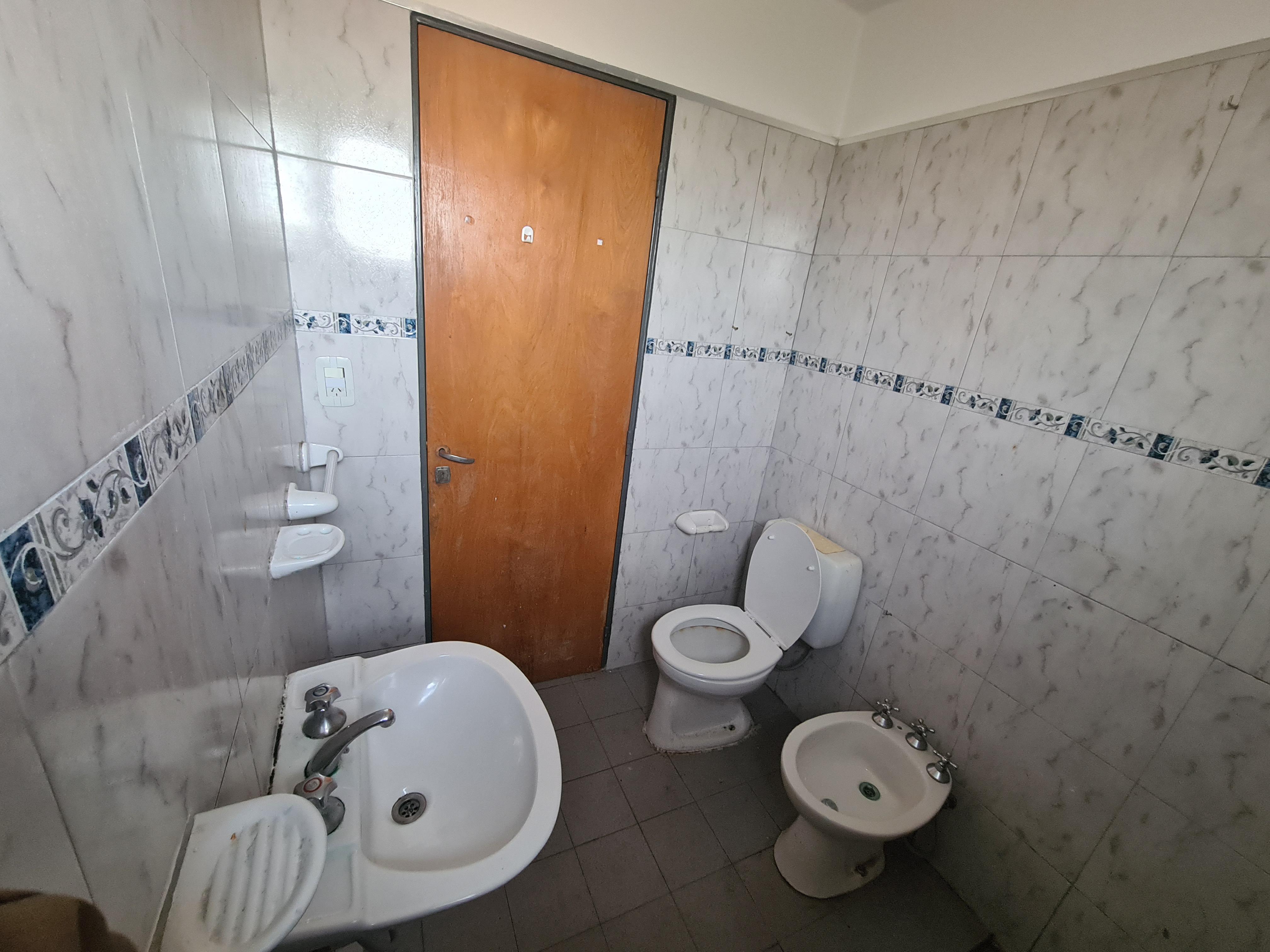 ¡OPORTUNIDAD!2 DORM, COCINA SEMI INTEGRADA, AIRE ACONDICIONADO Y COCHERA