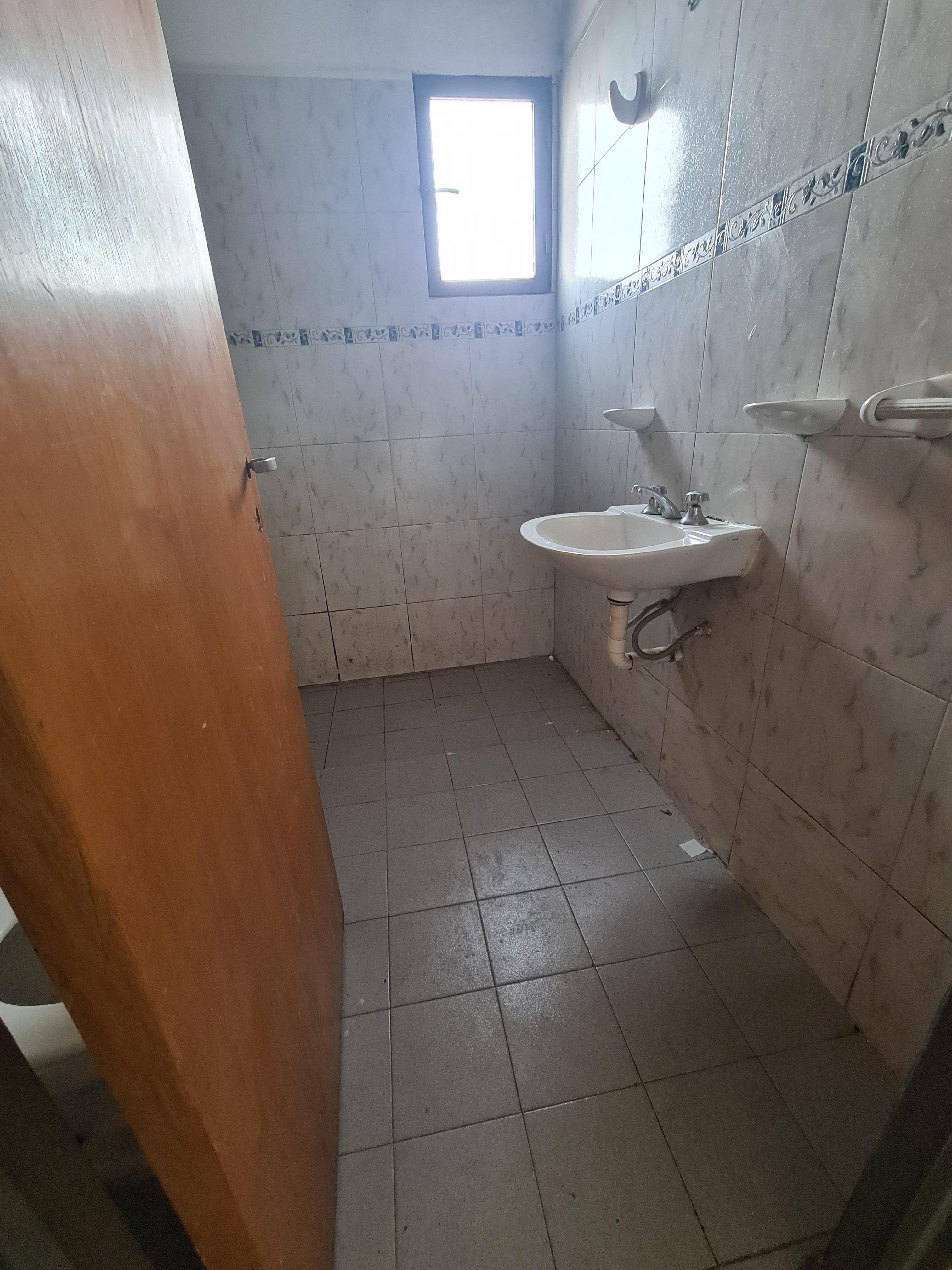 ¡OPORTUNIDAD!2 DORM, COCINA SEMI INTEGRADA, AIRE ACONDICIONADO Y COCHERA