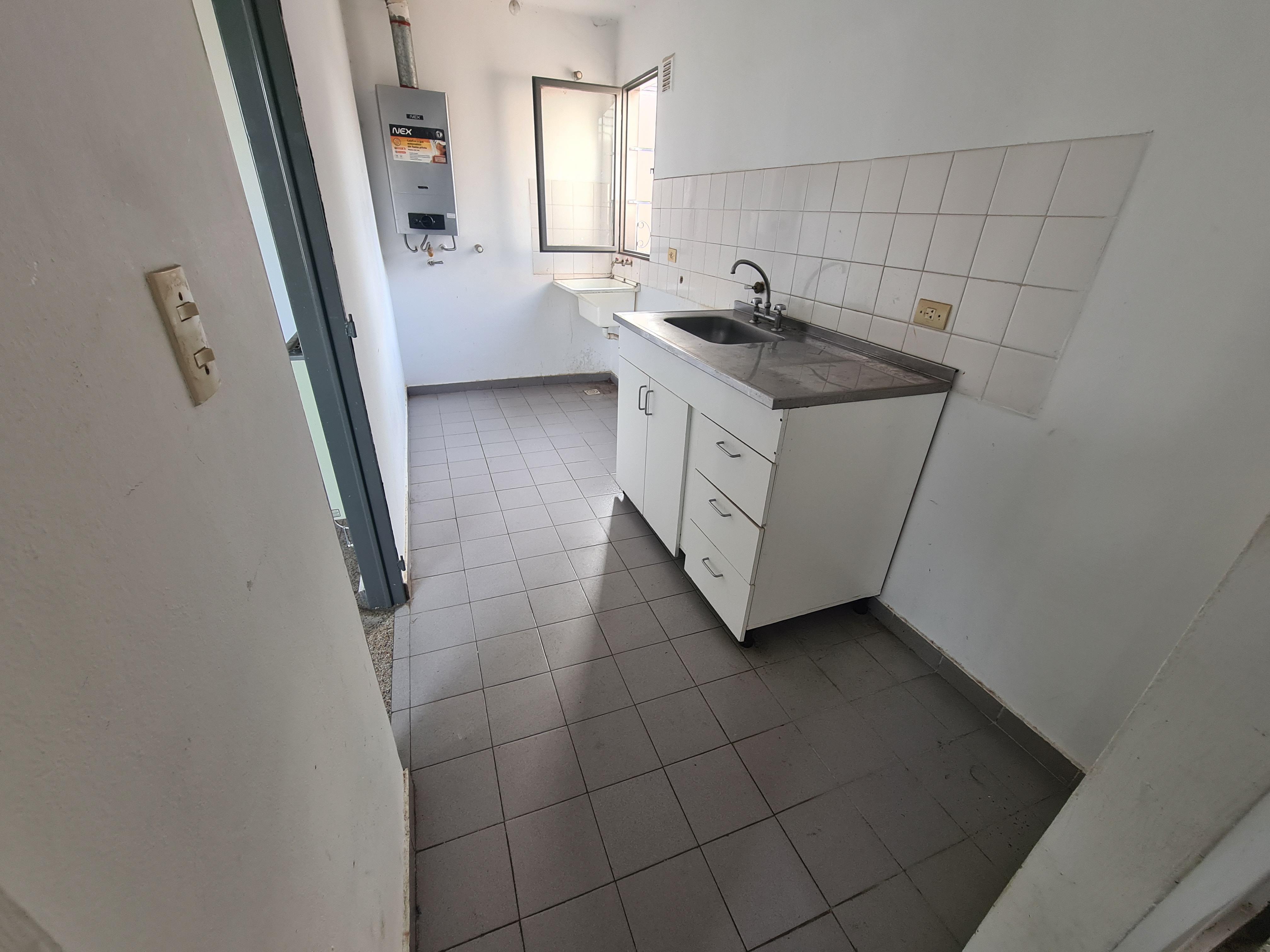 ¡OPORTUNIDAD!2 DORM, COCINA SEMI INTEGRADA, AIRE ACONDICIONADO Y COCHERA