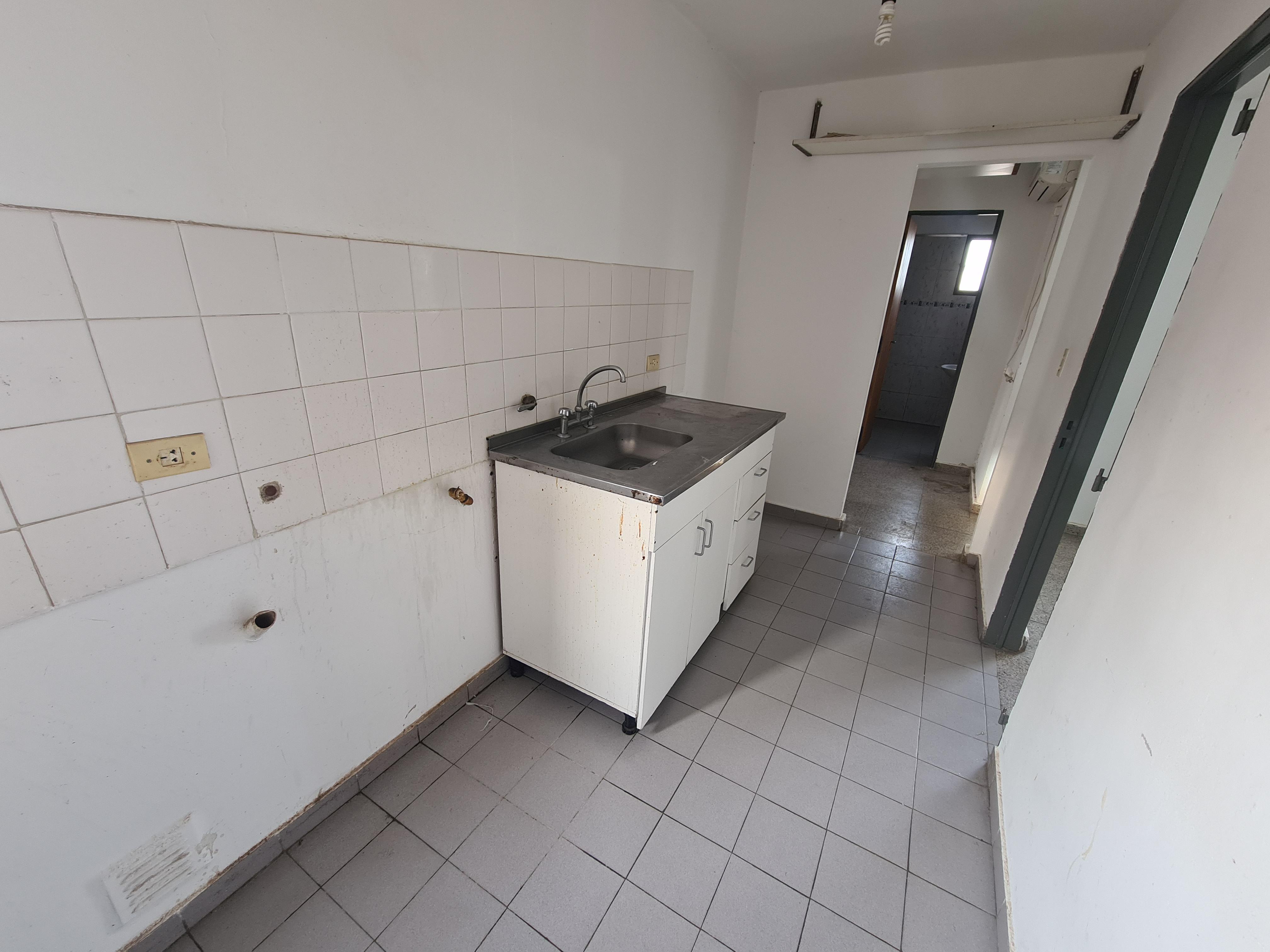 ¡OPORTUNIDAD!2 DORM, COCINA SEMI INTEGRADA, AIRE ACONDICIONADO Y COCHERA